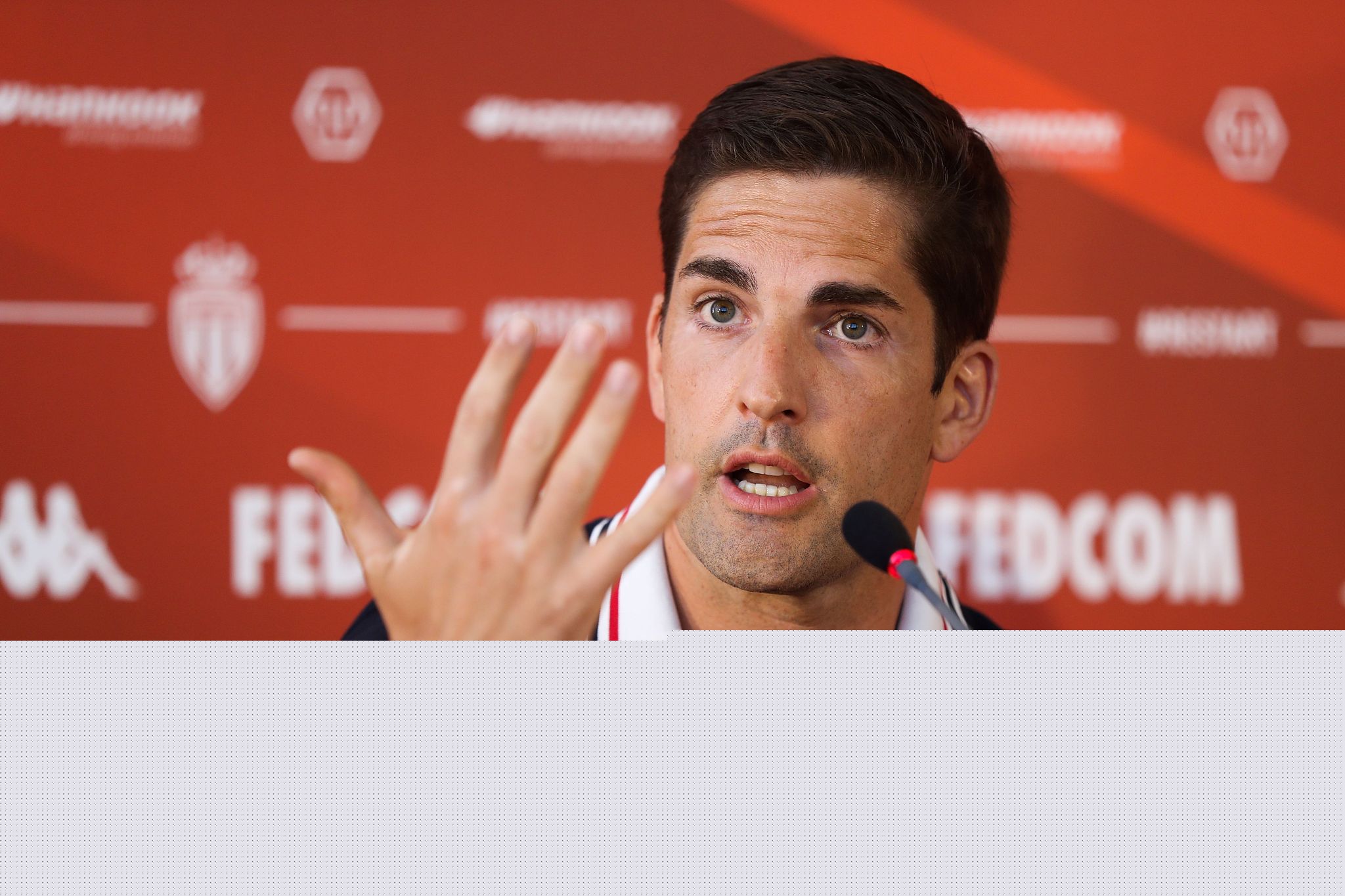 双轨双帘无机布防火卷帘门